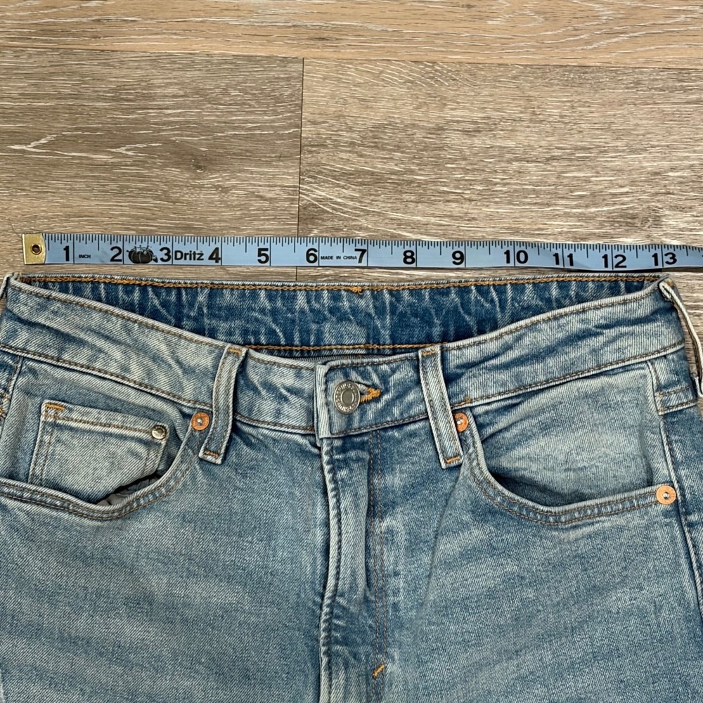 H&M &Denim Vintage Slim High Waist‎ Jeans Light Wash Distressed Blue Size 6 - Picture 4 of 5